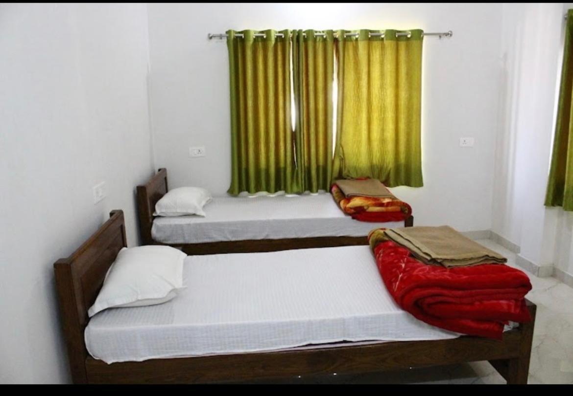 Harsh & Yash Guest House Bodh Gaya Exterior foto